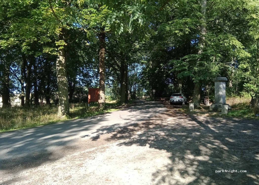 (350 02) Cheb - Unnamed Road — foto