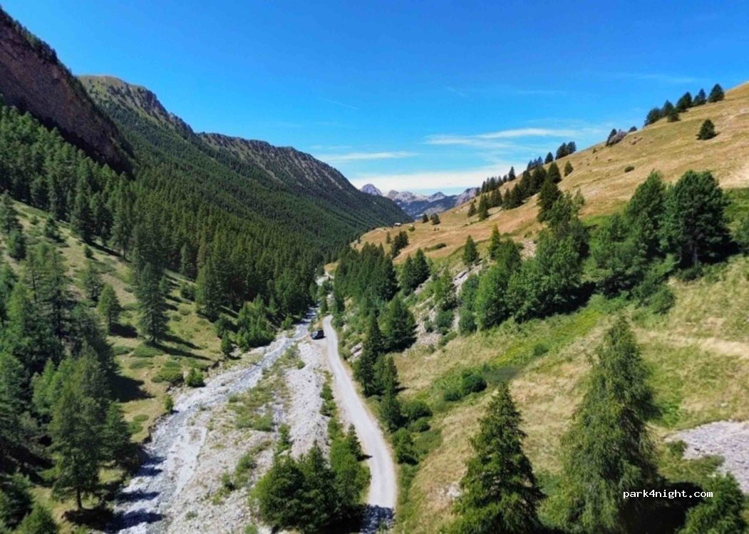 (05600) Ceillac - Unnamed Road — foto