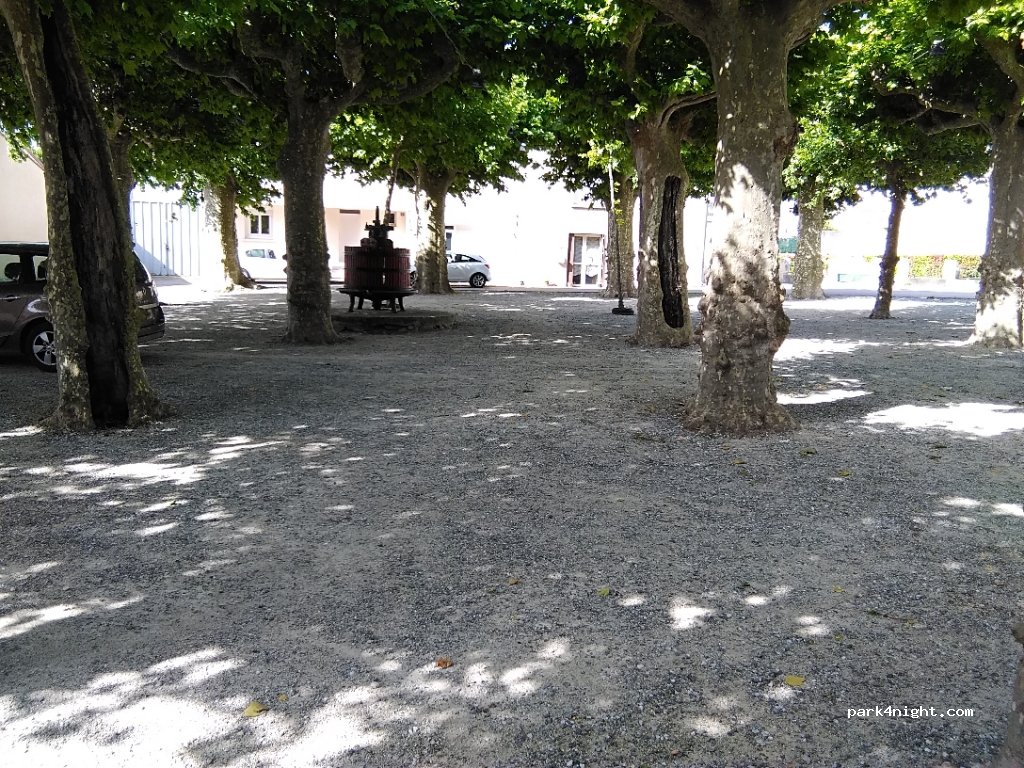 (11400) Mas-Saintes-Puelles - 5-6 Place Antoine Monier — foto