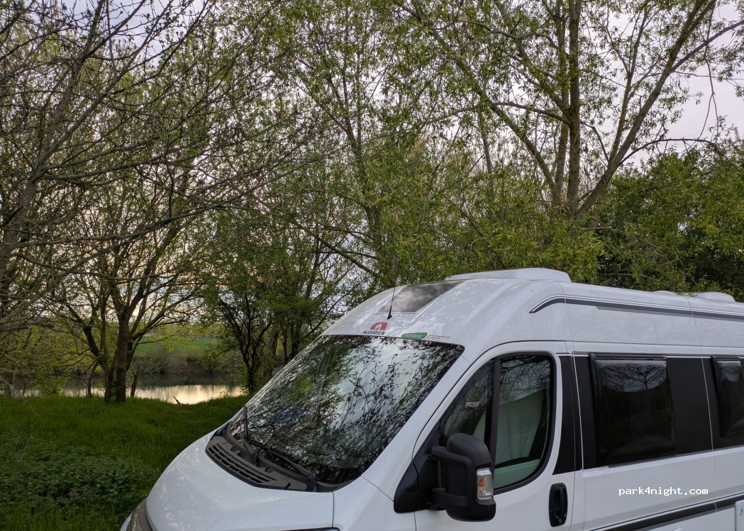(89300) Saint-Aubin-sur-Yonne - Unnamed Road — foto