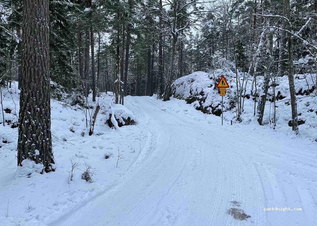 (135 70) Stockholm - 4 Skrubbasandsvägen — foto 2