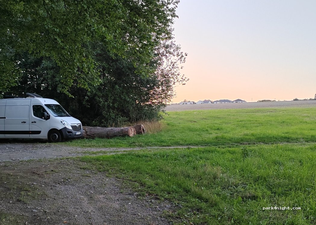 (679 05) Habrůvka - Unnamed Road — foto 2