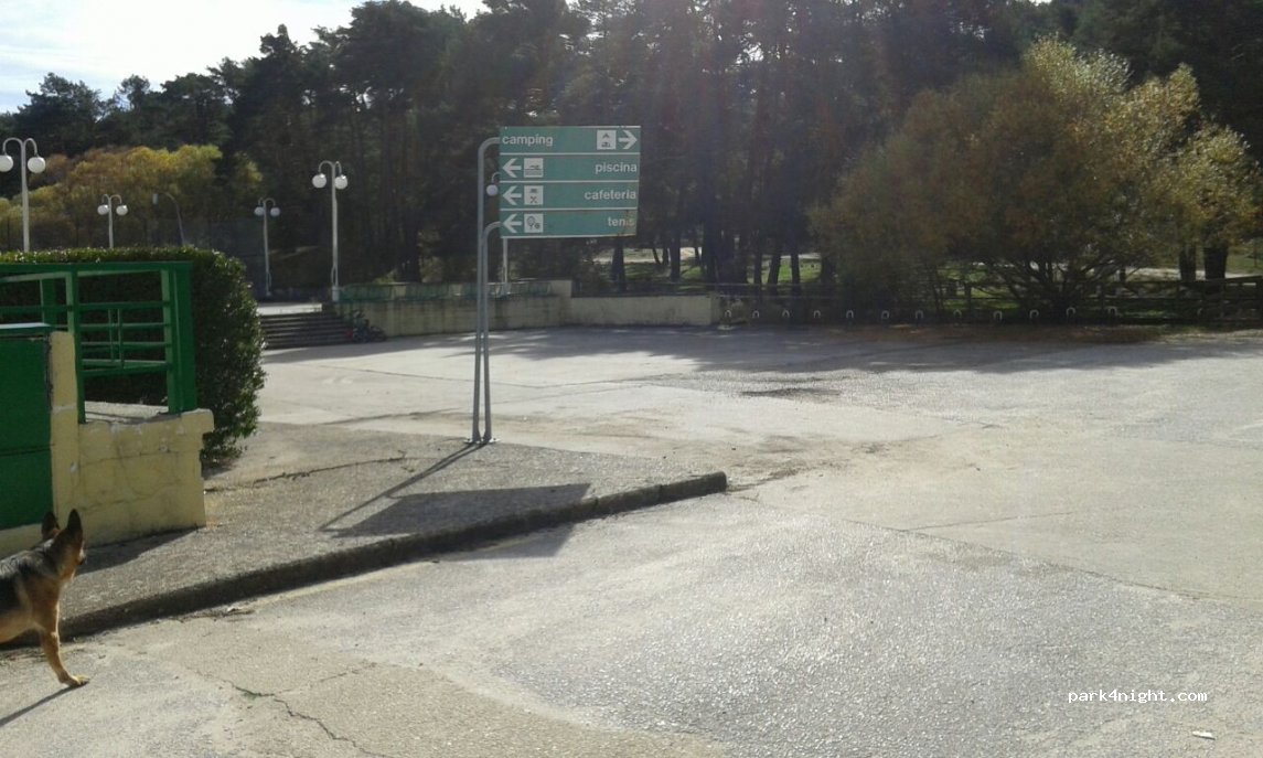(42149) Navaleno - 31 Avenida de la Constitución — foto