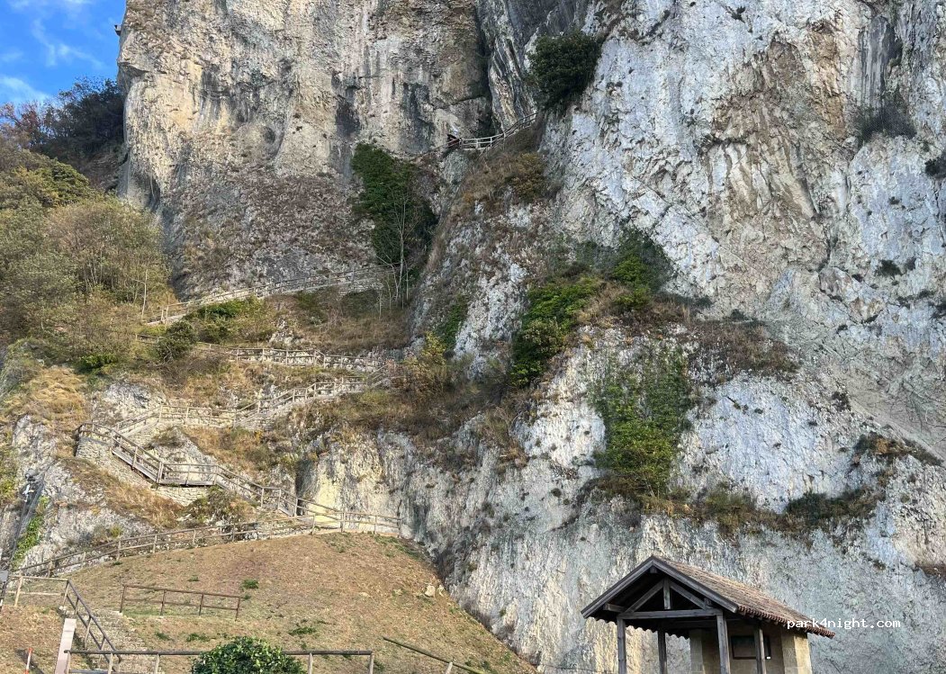 (47890) Città di San Marino - Strada della Baldasserona — foto