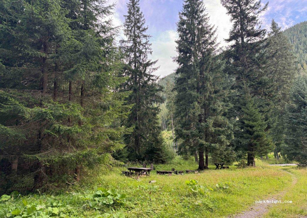 (027 32) Zuberec - Unnamed Road — foto