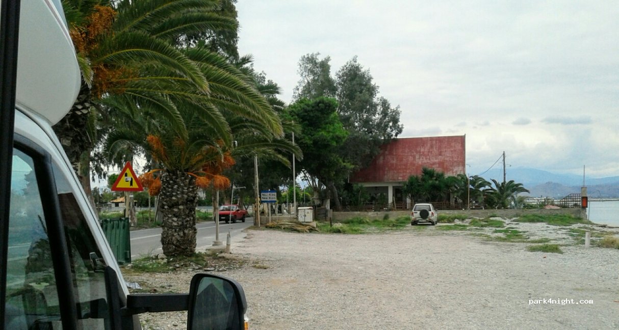 (212 00) Nea Kios - 2 Eparchiaki Odos Nafpliou - Milon — foto