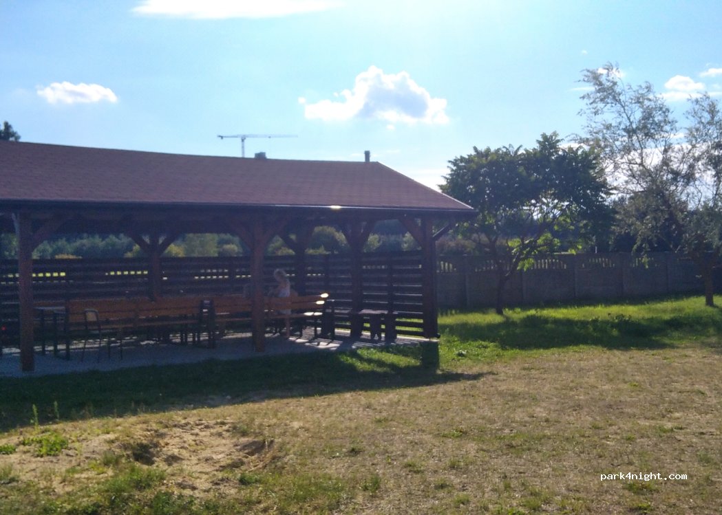 (28-366) Zakrucze - Unnamed Road — foto