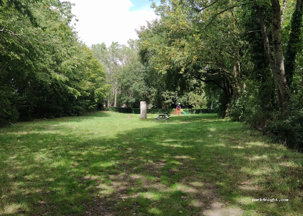 (35620) Ercé-en-Lamée - Unnamed Road — foto