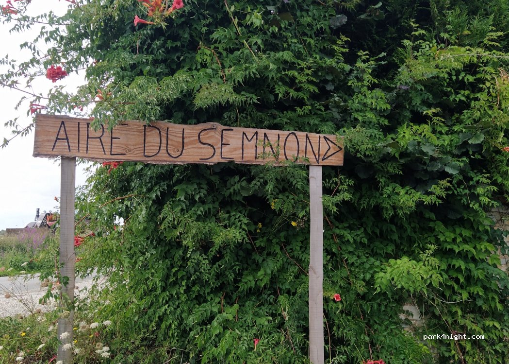 (35620) Ercé-en-Lamée - Unnamed Road — foto 4