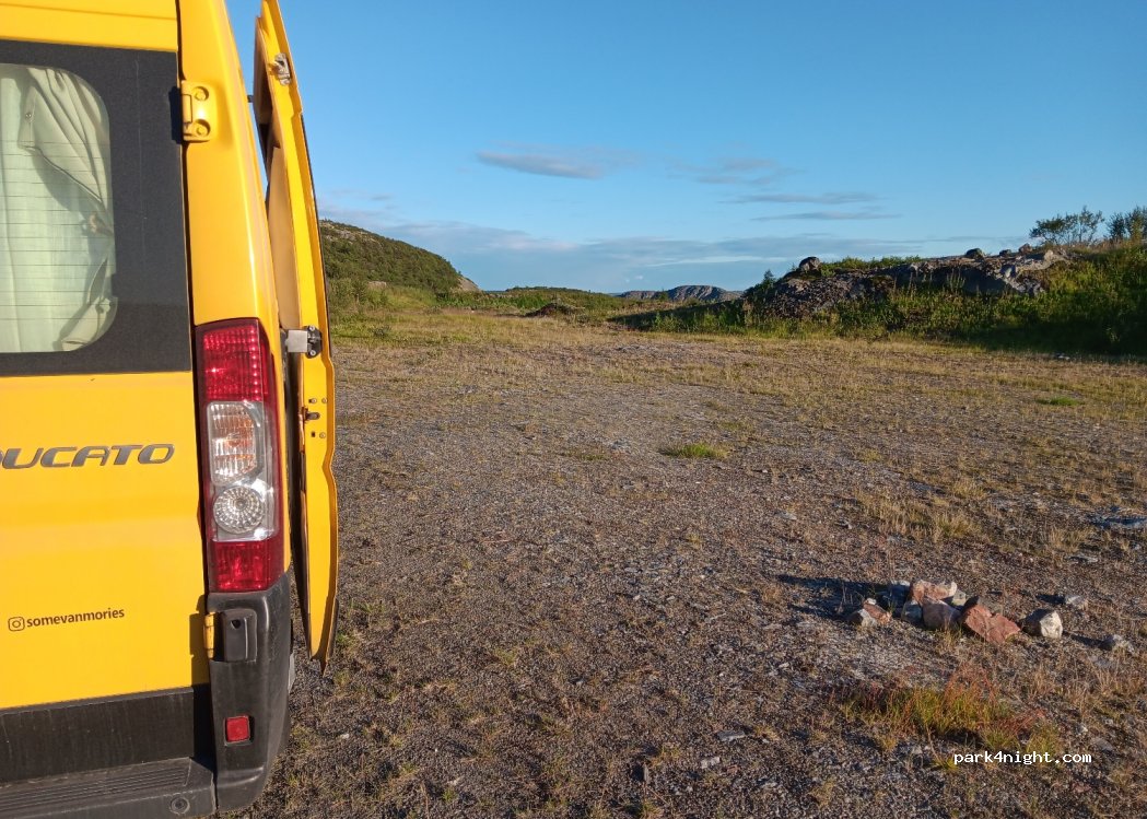 (9930) Bugøyfjord - — foto 2
