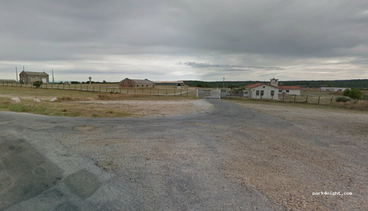 (30000) Nîmes - 2780-2880 Chemin de la Calmette — foto