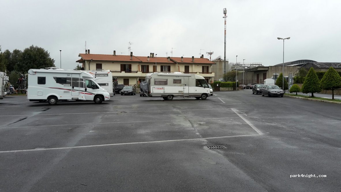 (58017) Pitigliano - 7 Piazza Pietro Nenni — foto