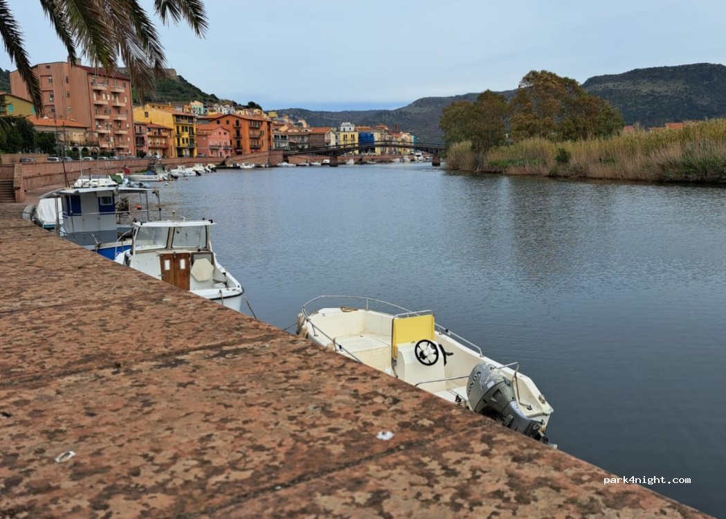 (08013) Bosa - 21A Via Daniele Manin — foto