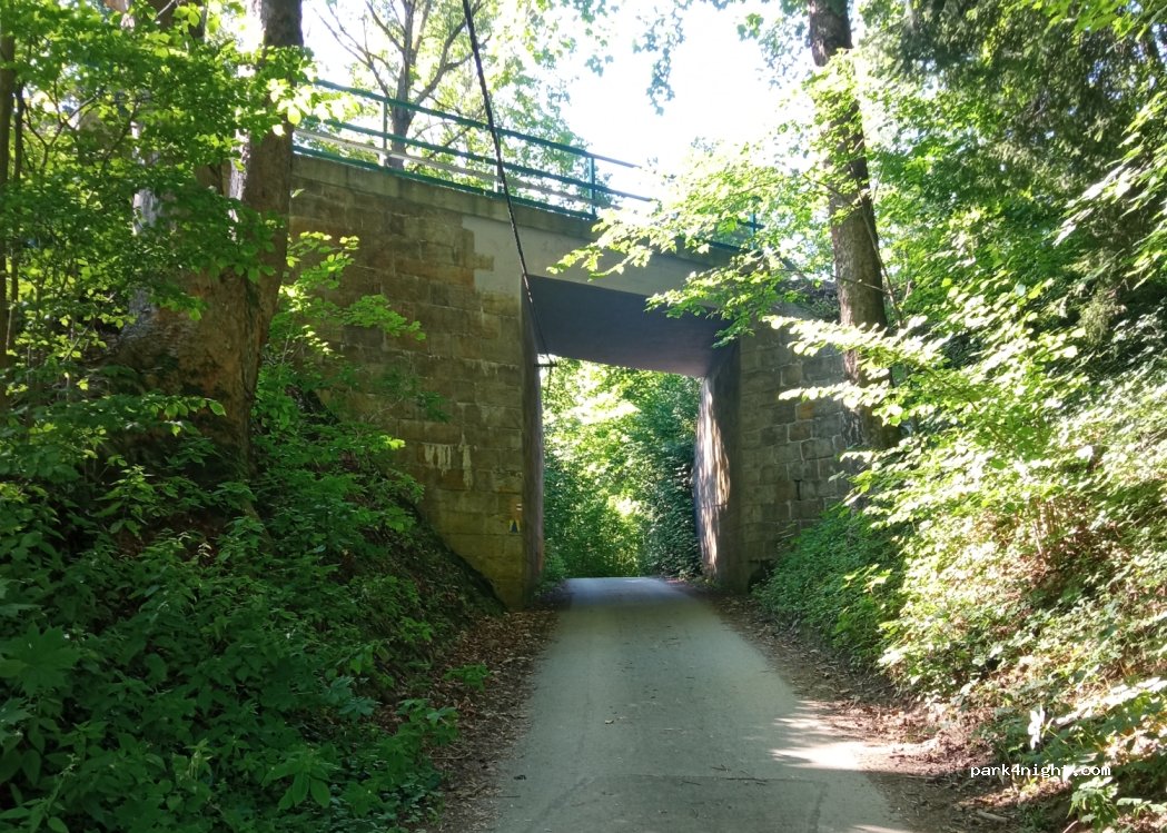 (549 57) Teplice nad Metují - Unnamed Road — foto 2