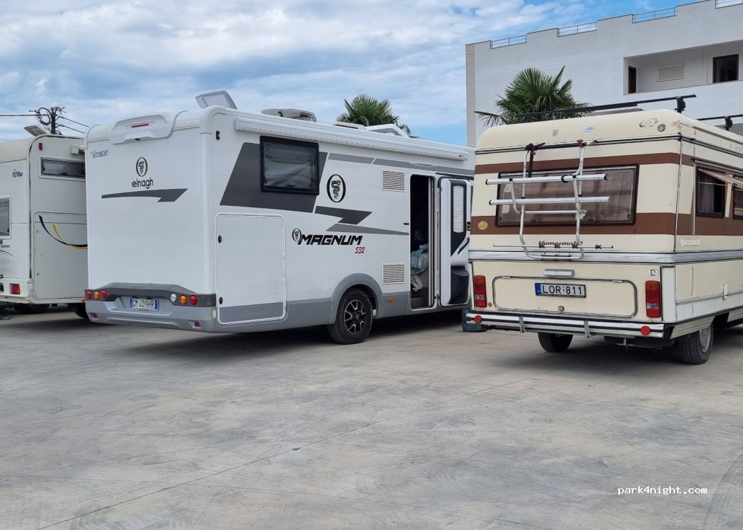(9706) Ksamil - Unnamed Road — foto