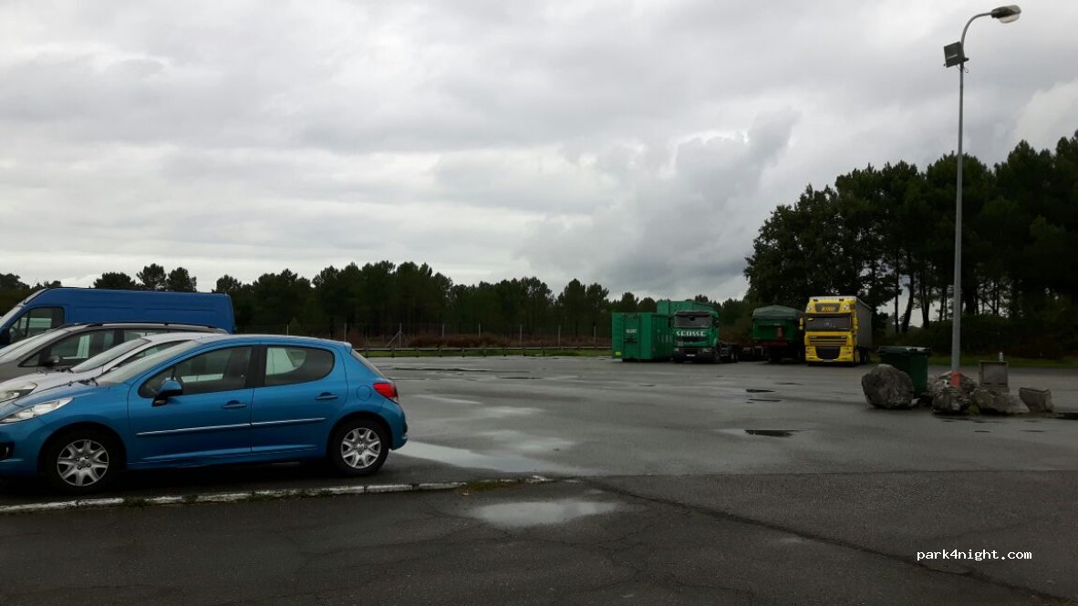 (40260) Castets - 476 Rue du Centre Routier — foto