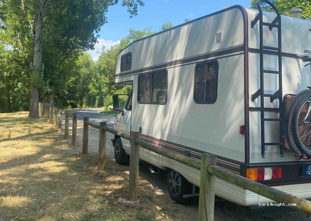 (12630) Agen-d'Aveyron - 18 Chemin de la Loubière — foto