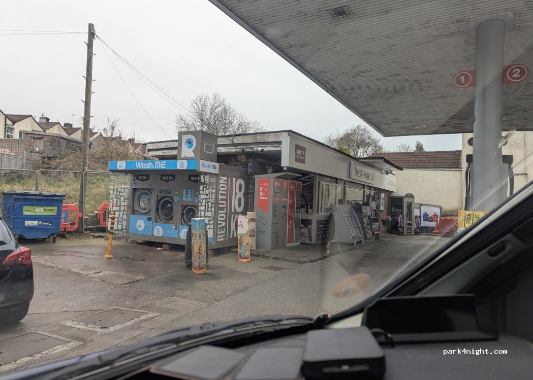 (BS5 7LT) Bristol - 19 Bell Hill Road — foto
