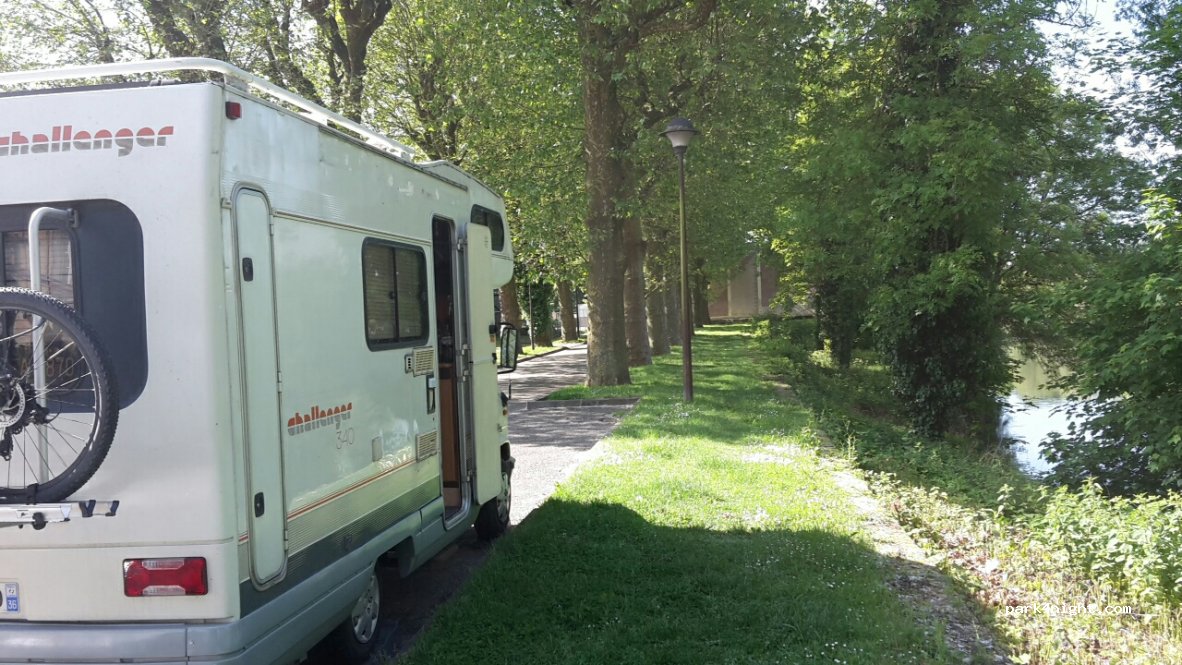 (08200) Sedan - 1-9 Rue des Anciens d'Afrique du Nord — foto