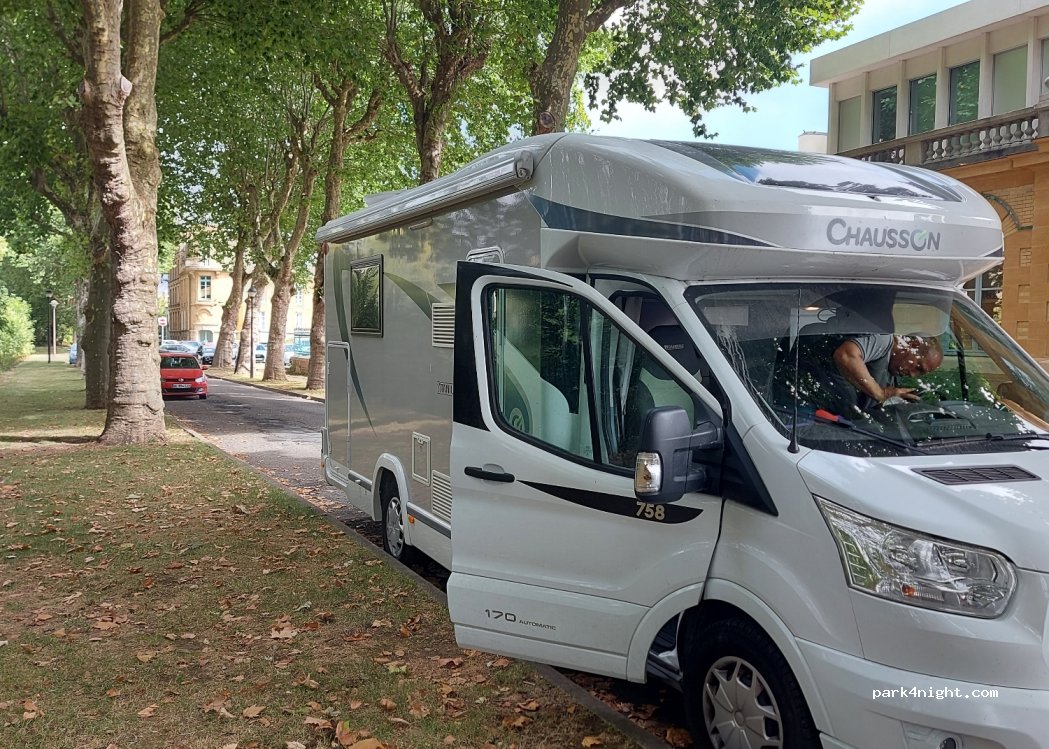 (08200) Sedan - 1-9 Rue des Anciens d'Afrique du Nord — foto 3