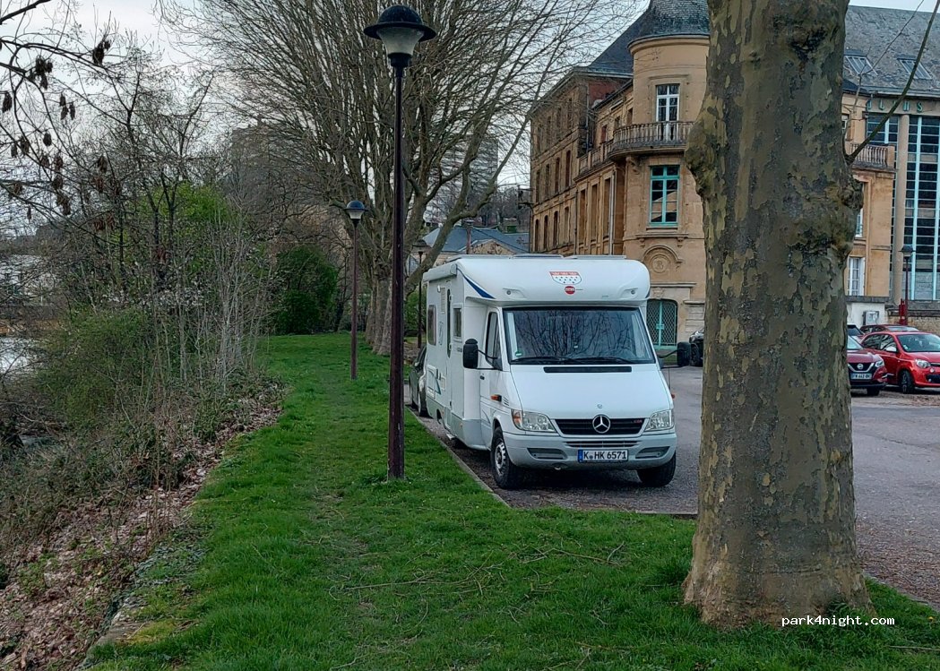 (08200) Sedan - 1-9 Rue des Anciens d'Afrique du Nord — foto 4