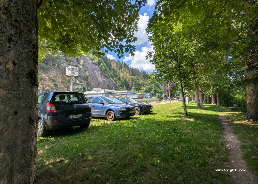 Wohnmobilstellplatz am Bahnhof — foto 4