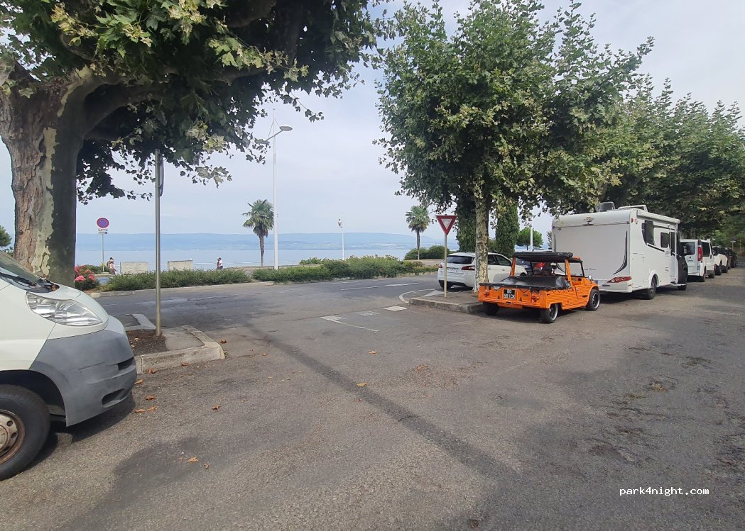 (74200) Thonon-les-Bains - 29 Quai de Ripaille — foto 2