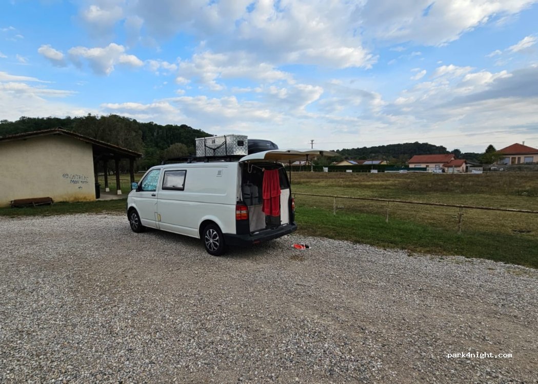 (01160) Neuville-sur-Ain - 159 Chemin du Stade — foto 2