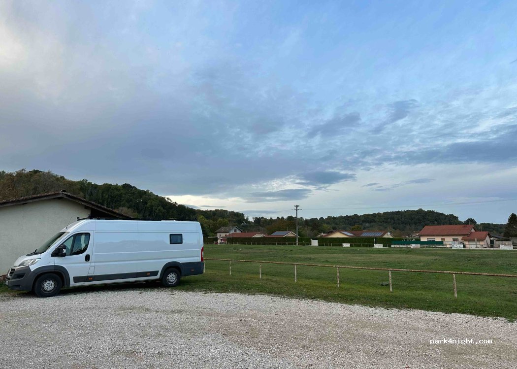 (01160) Neuville-sur-Ain - 159 Chemin du Stade — foto 3