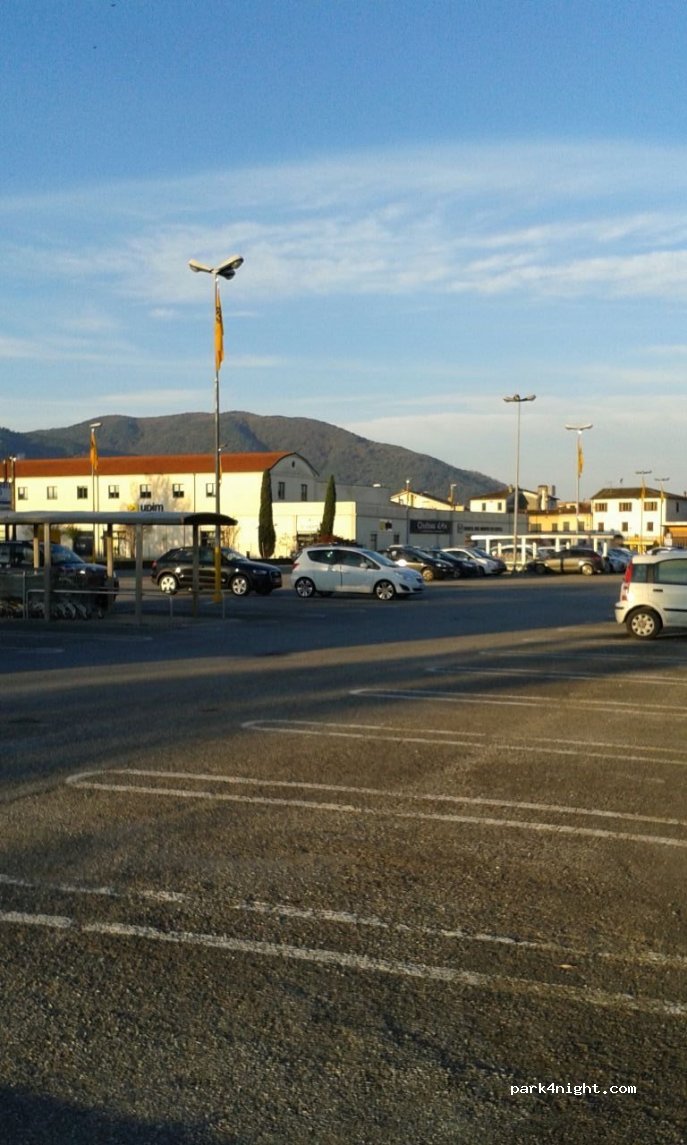 (55100) Lucca - 196 Via Savonarola — foto