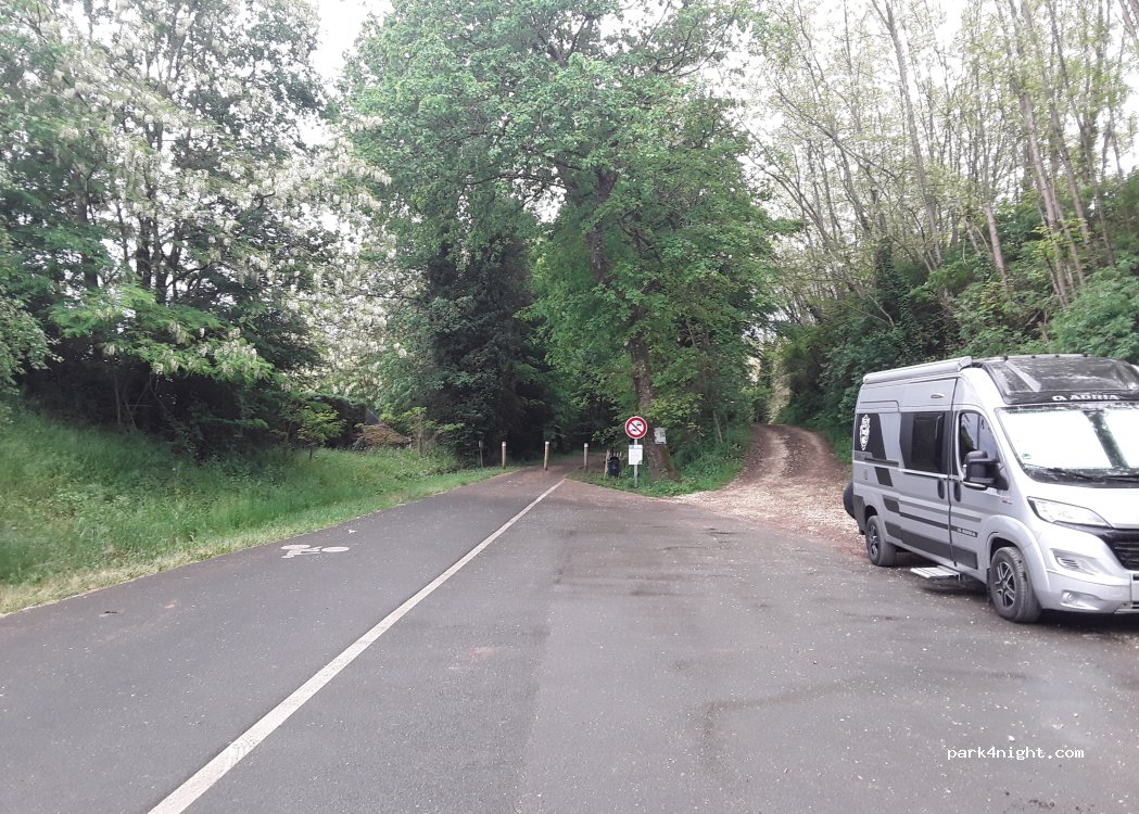 (24200) Sarlat-la-Canéda - 50 Rue Commandant Cousteau — foto 3