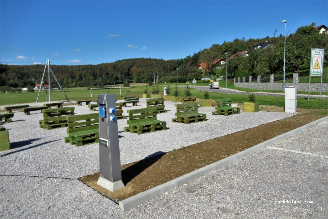 (8233) Mirna - 14 Cesta na Fužine — foto 2