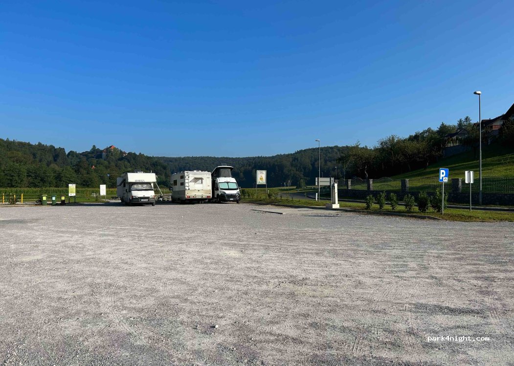 (8233) Mirna - 14 Cesta na Fužine — foto 4
