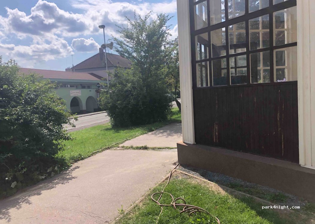 (252 10) Mníšek pod Brdy - 5. května — foto