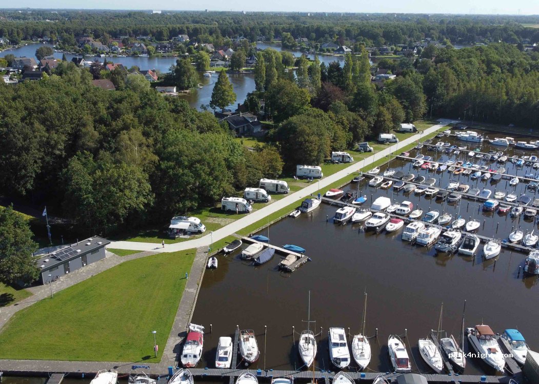 Allround Watersport Meerwijck - Bij de jachthaven — foto