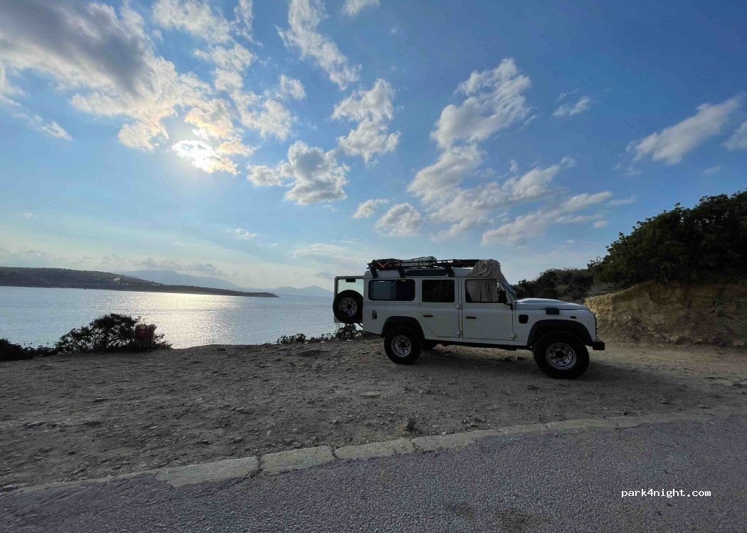 (166 71) Vouliagmeni - Unnamed Road — foto