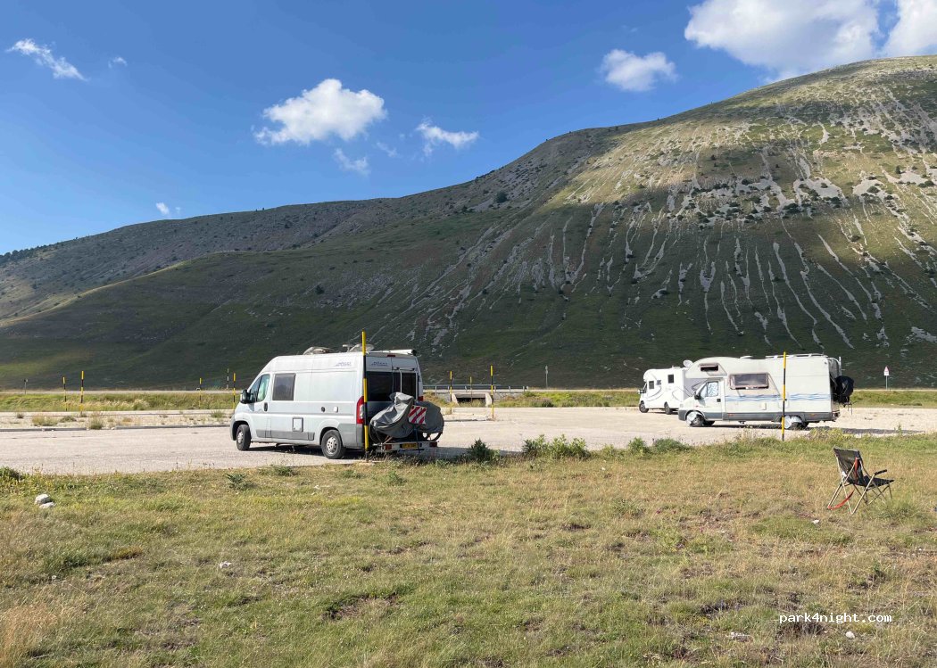 (67045) Lucoli - Unnamed Road — foto 3
