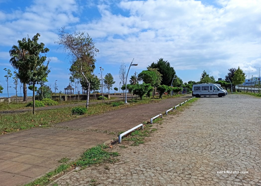 (61830) Of - 15a Trabzon Rize Yolu — foto