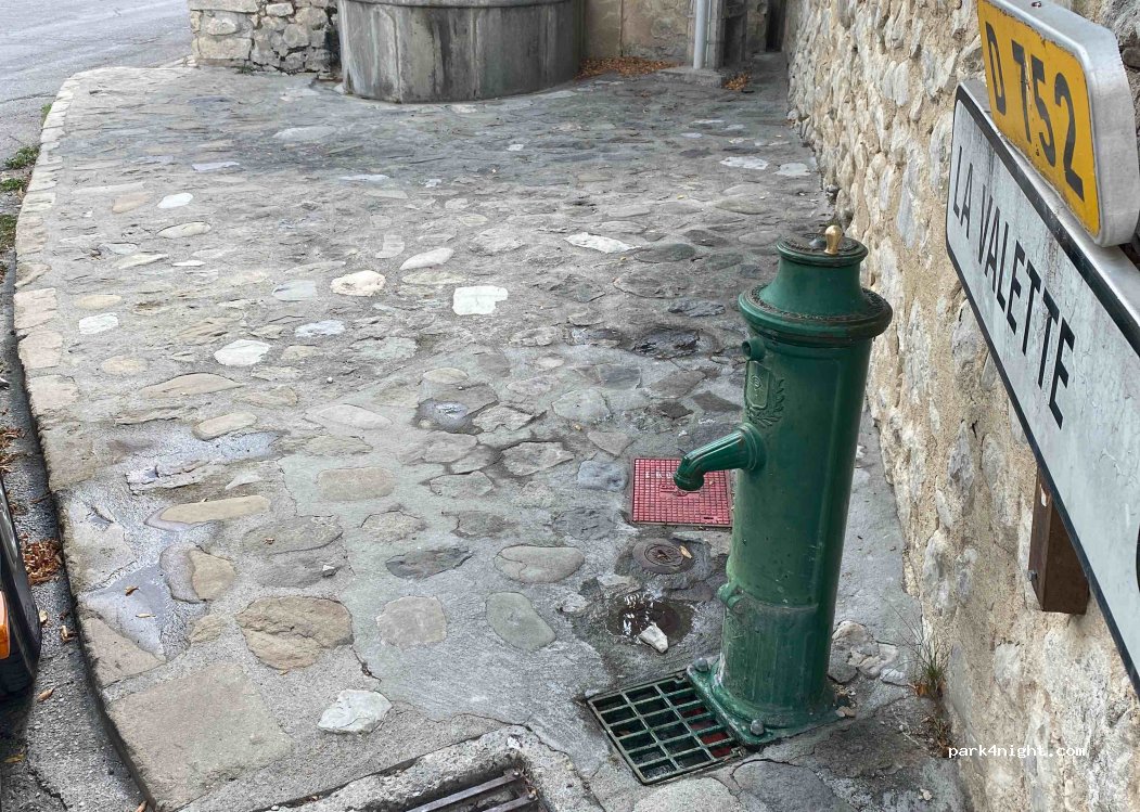 (04170) Thorame-Basse - 1 Rue de la Valette — foto