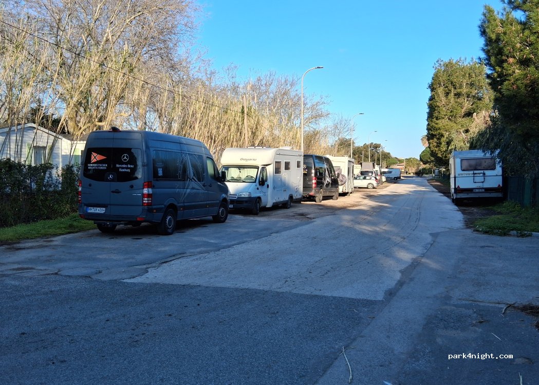 (83400) Hyères - 2 Boulevard d'Alsace Lorraine — foto 4