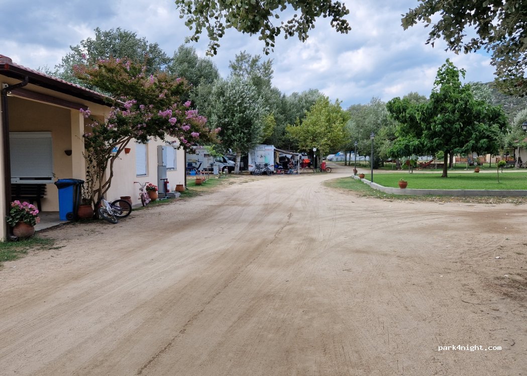 Camping Linaraki Apartments & Bungalows — foto