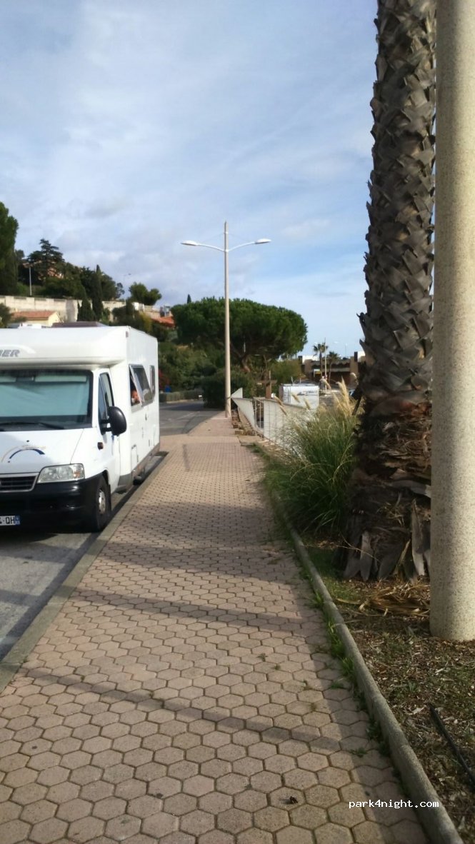 (83980) Le Lavandou - Quai d'Honneur — foto