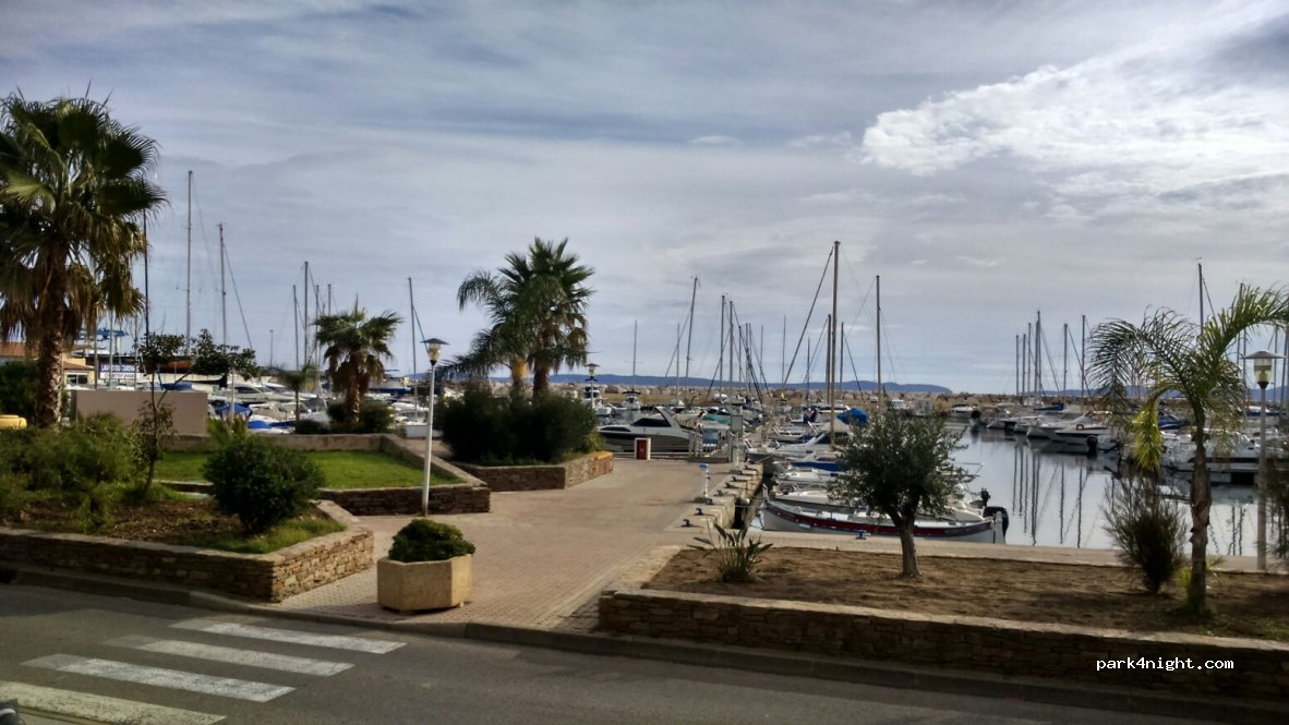 (83980) Le Lavandou - Quai d'Honneur — foto 2