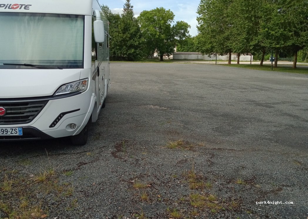 (16210) Chalais - 6 Rue Pascaud Choqueur — foto
