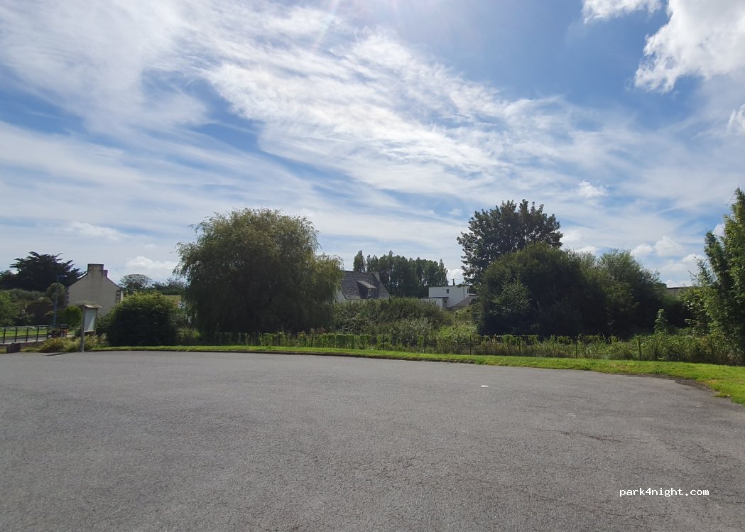(29440) Saint-Vougay - 1 Cité de la Fontaine — foto