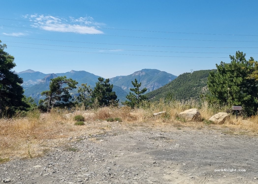(05190) Rousset - — foto
