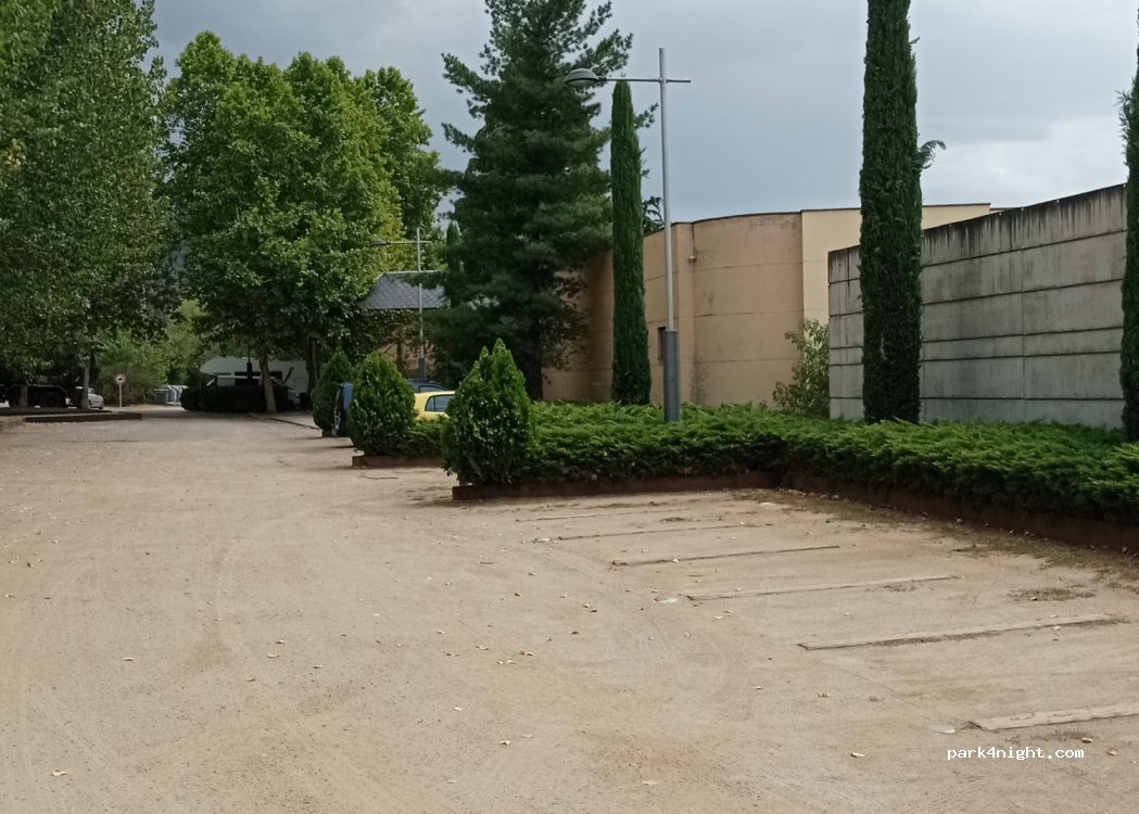 (25700) La Seu d'Urgell - 98 Avinguda de Guillem Graell — foto 2