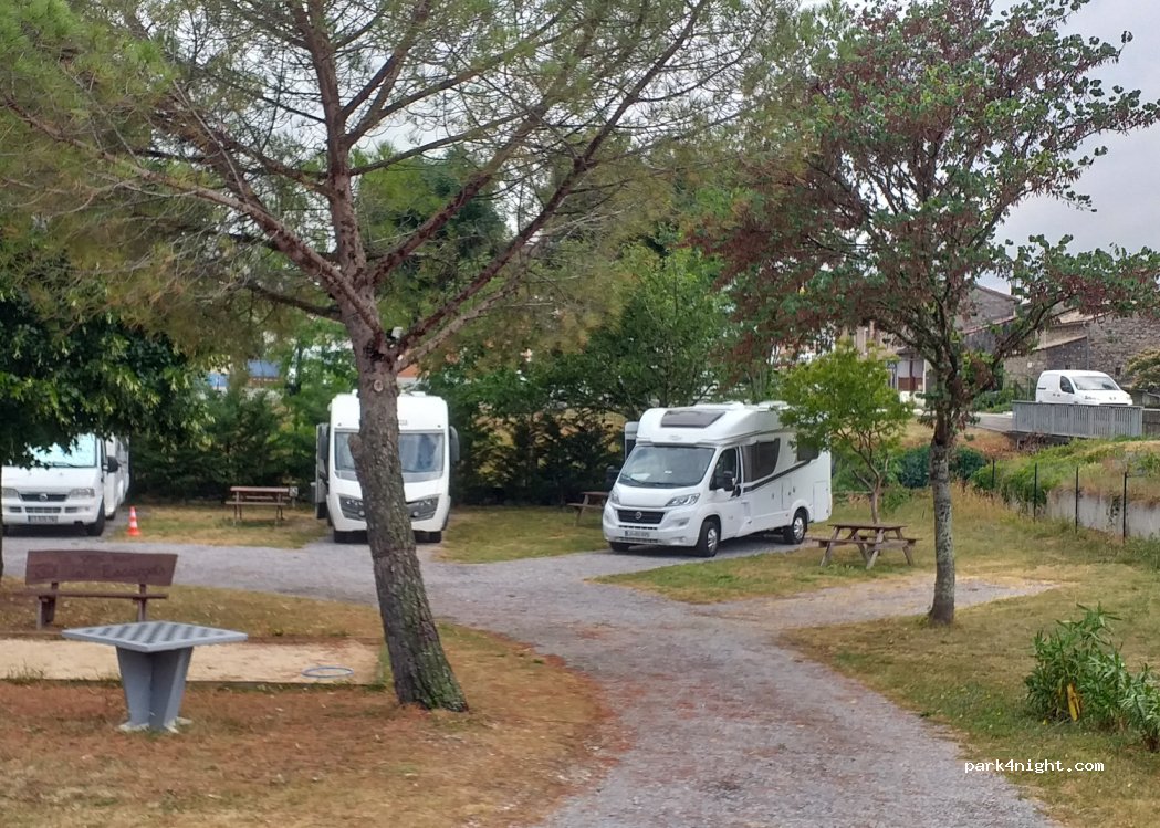 (07200) Vesseaux - 76 Route Départementale 104 — foto 4