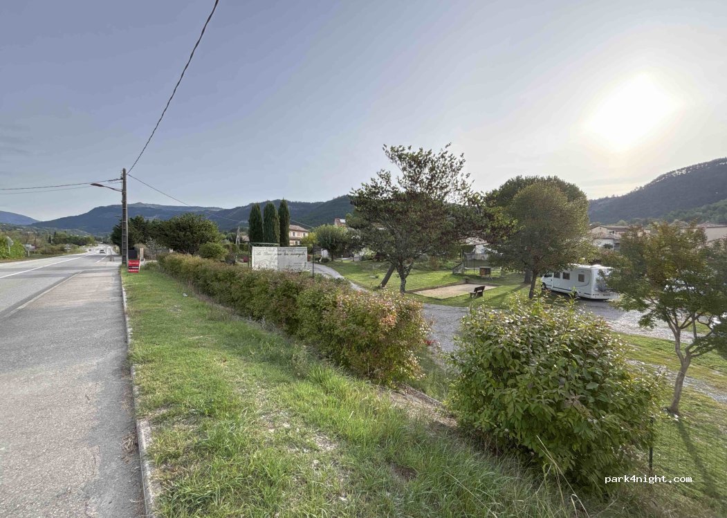 (07200) Vesseaux - 76 Route Départementale 104 — foto 5