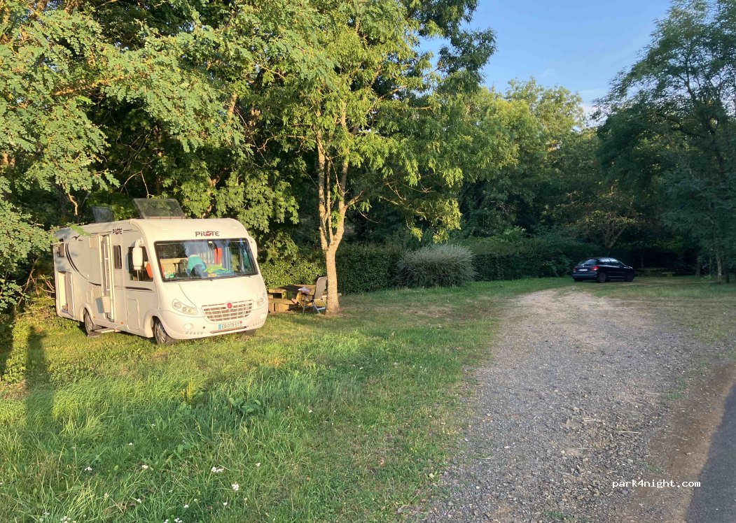 (63160) Bongheat - 588 Route D’Egliseneuve Pres Billom — foto